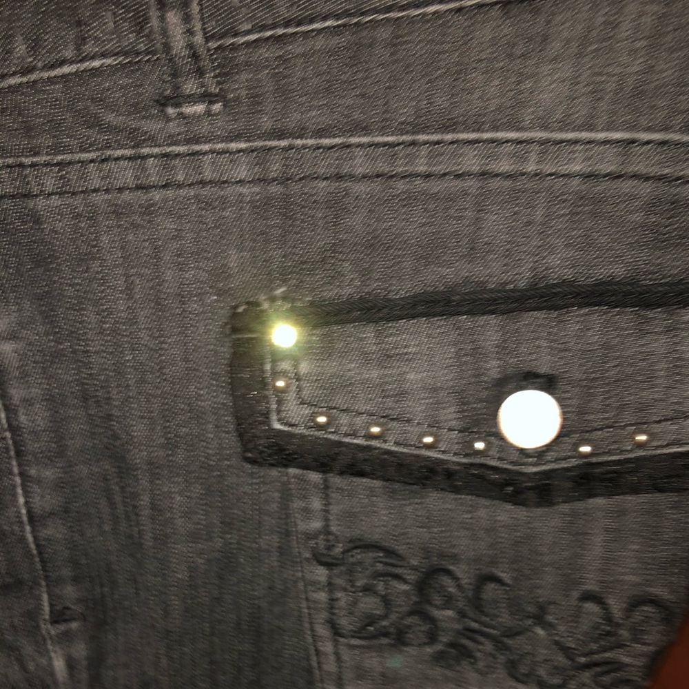 Capris - Picture 3 of 8
